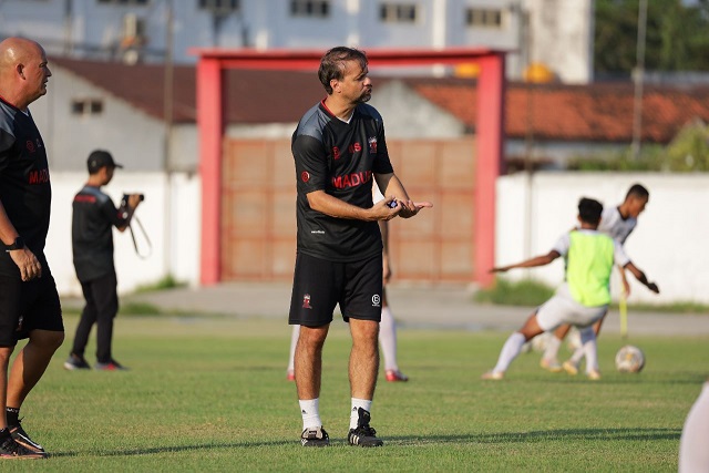 Mauricio Souza, Pelatih Madura United. (Ist)